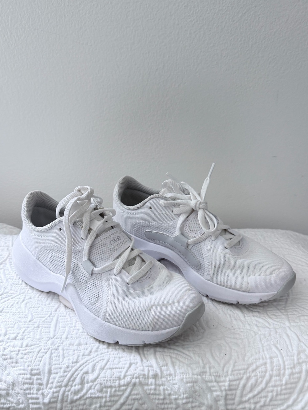 Nike Air Zoom Pegasus 40 Womens 6.5 White Running Shoes DV3854-100